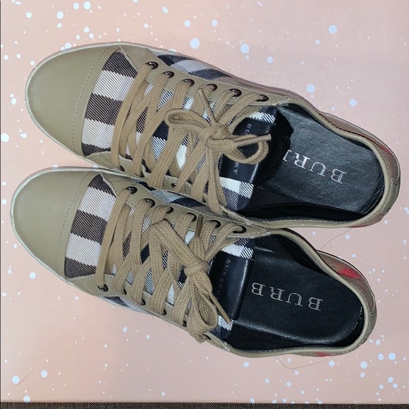 Burberry sneakers - Picture 1 of 3